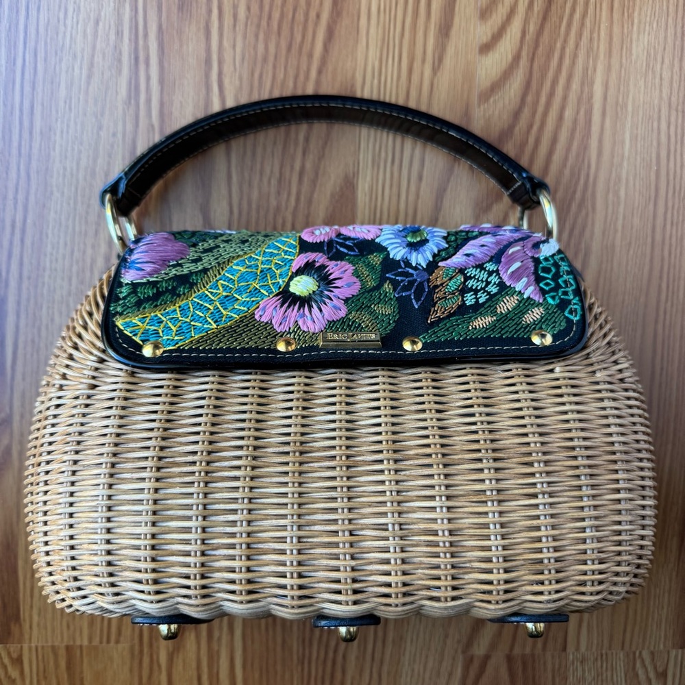 Eric Javits Wicker Bag Frog Print Embroidery - Picture 10 of 17
